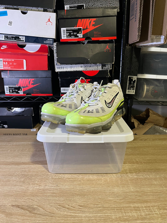 Size 11.5 - Air VaporMax 360 Summit White Ghost Green