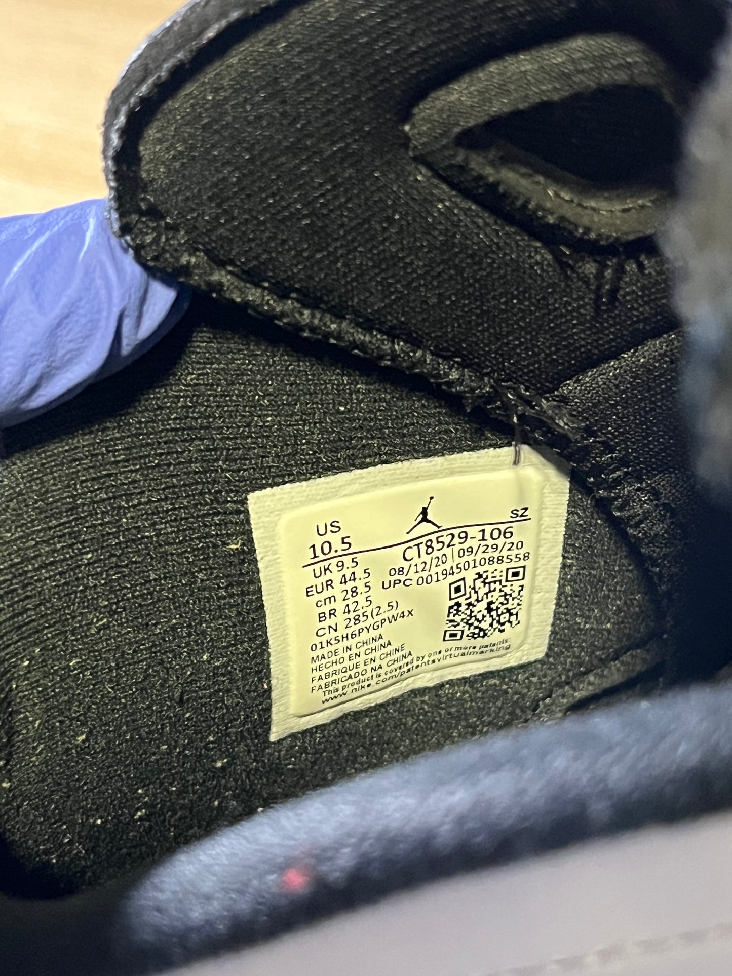 Size 10.5 – AJ 6 Carmine