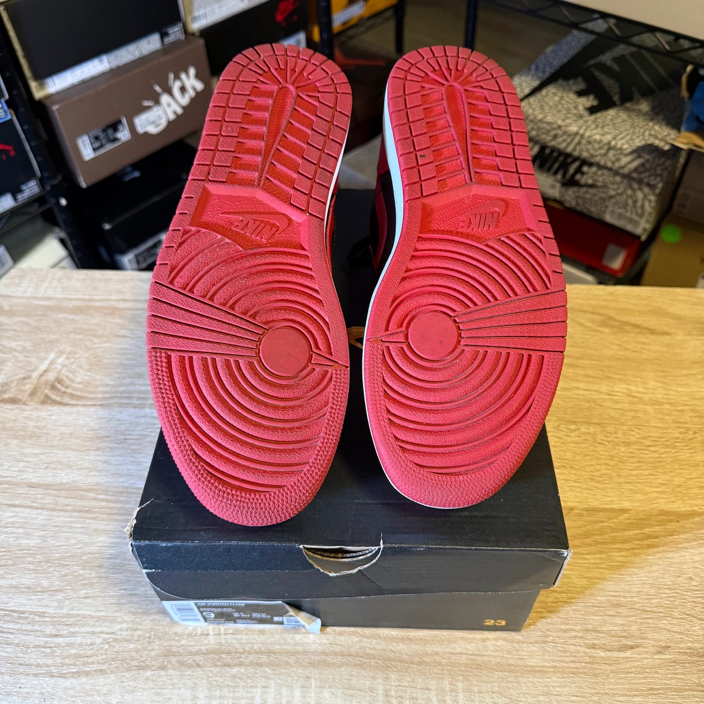 Size 9 - AJ 1 Low Reverse Bred