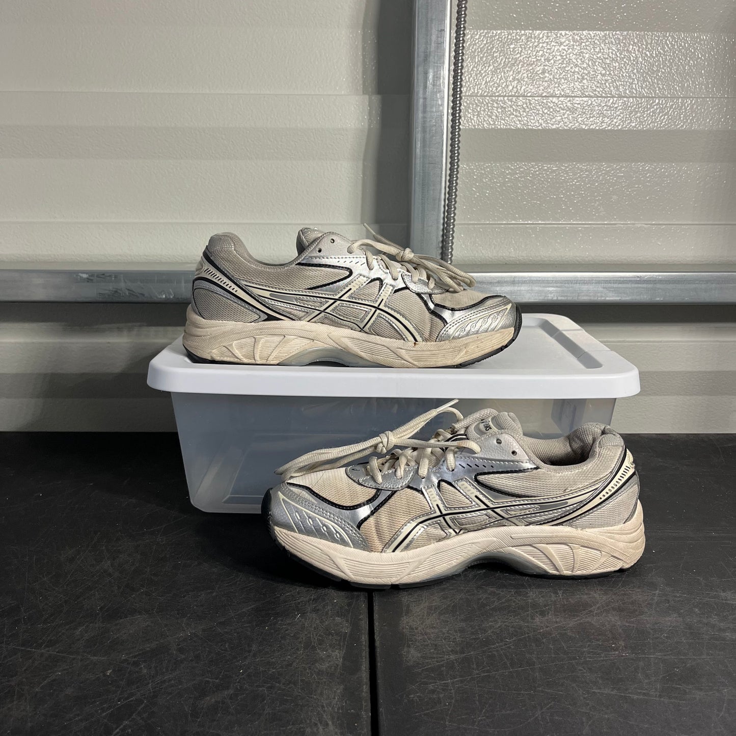 Size 9 - ASICS Grey