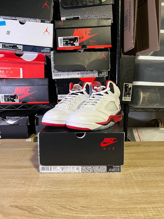 Size 9 – AJ 5 Fire Red Black Tongue