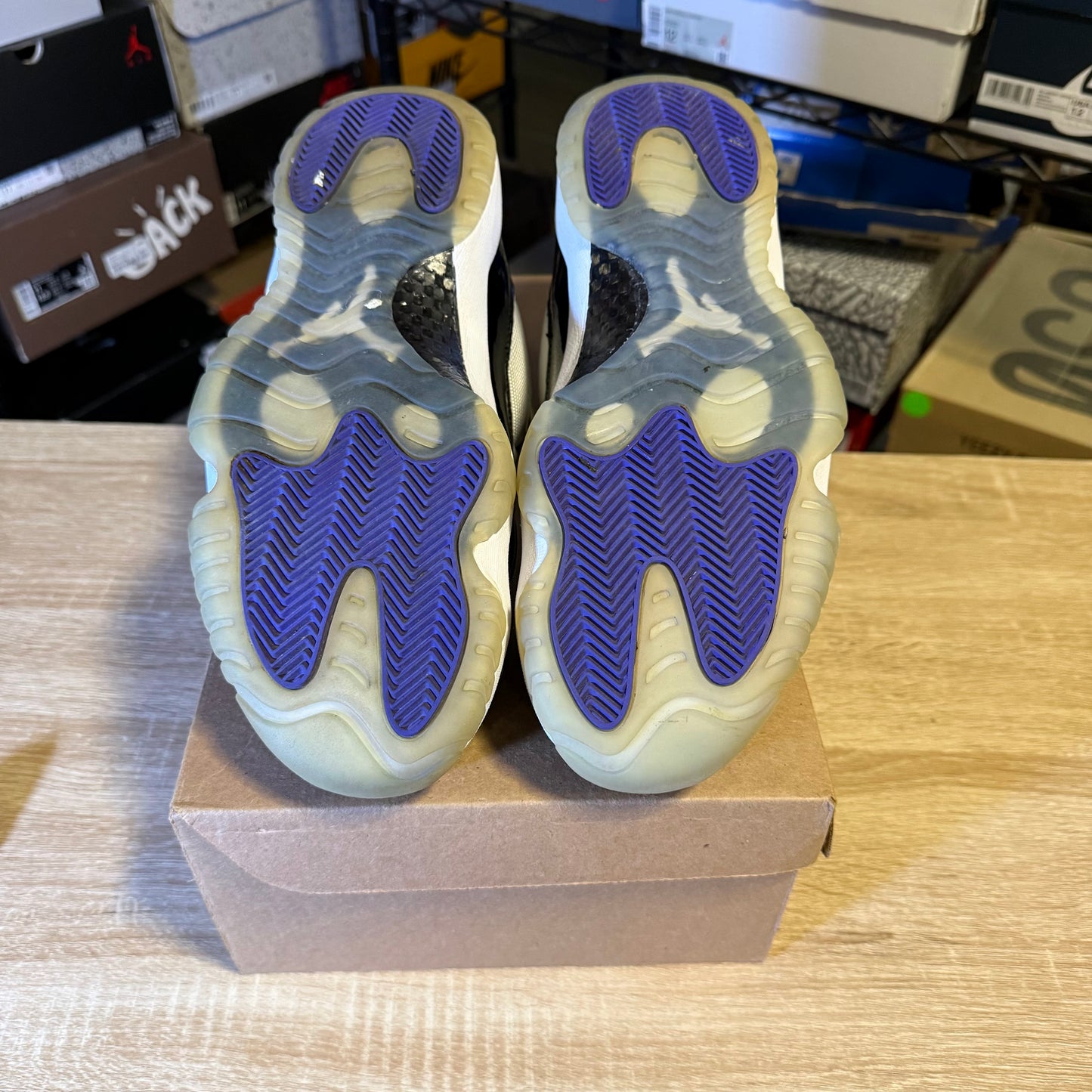 Size 10 – AJ 11 Low Concord
