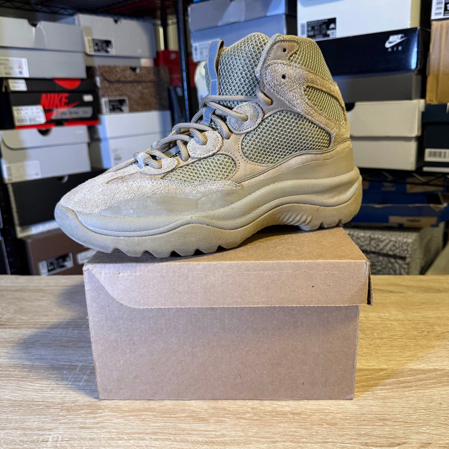 Size 10 – YZY Boot Rock