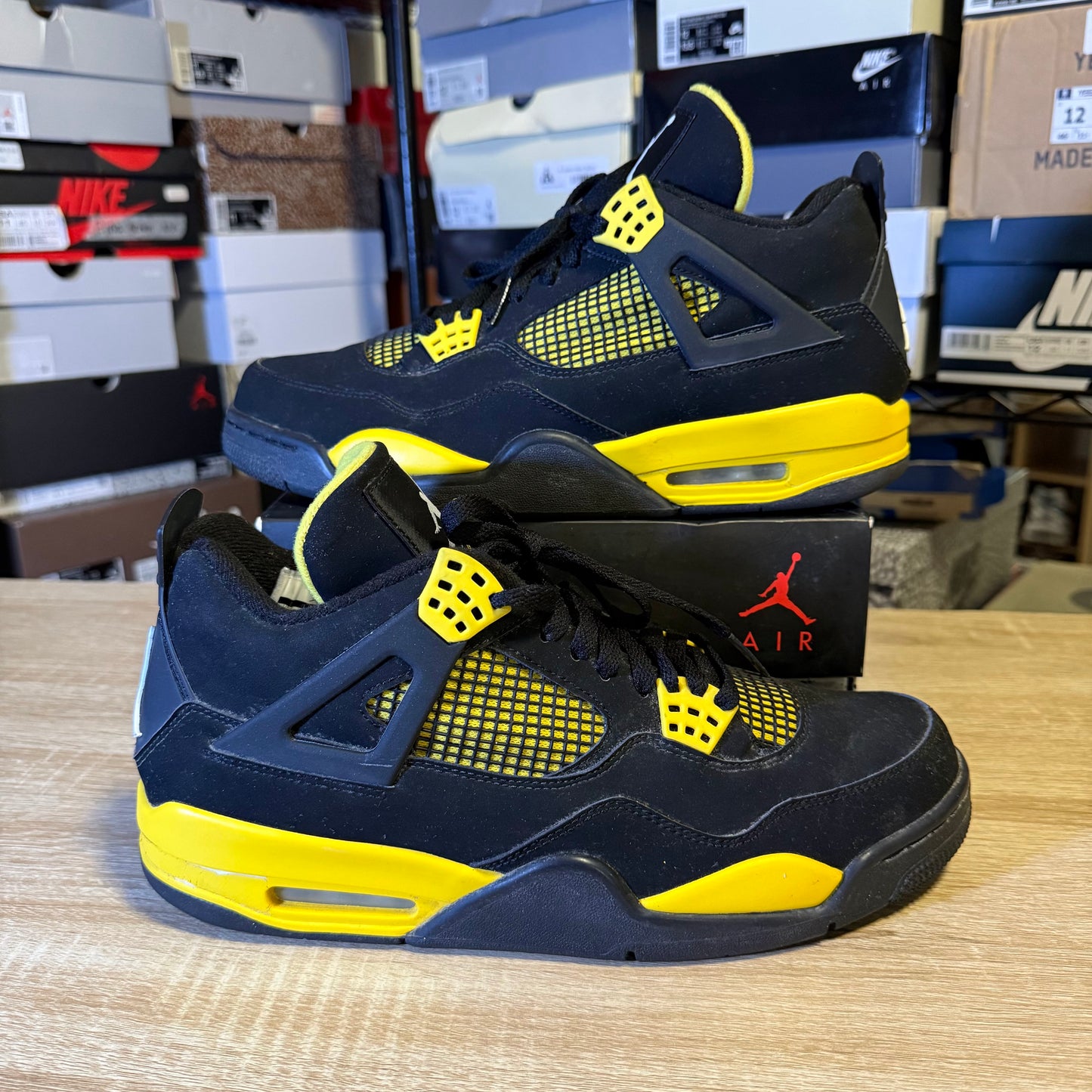 Size 10.5 – AJ 4 Thunder (2012)