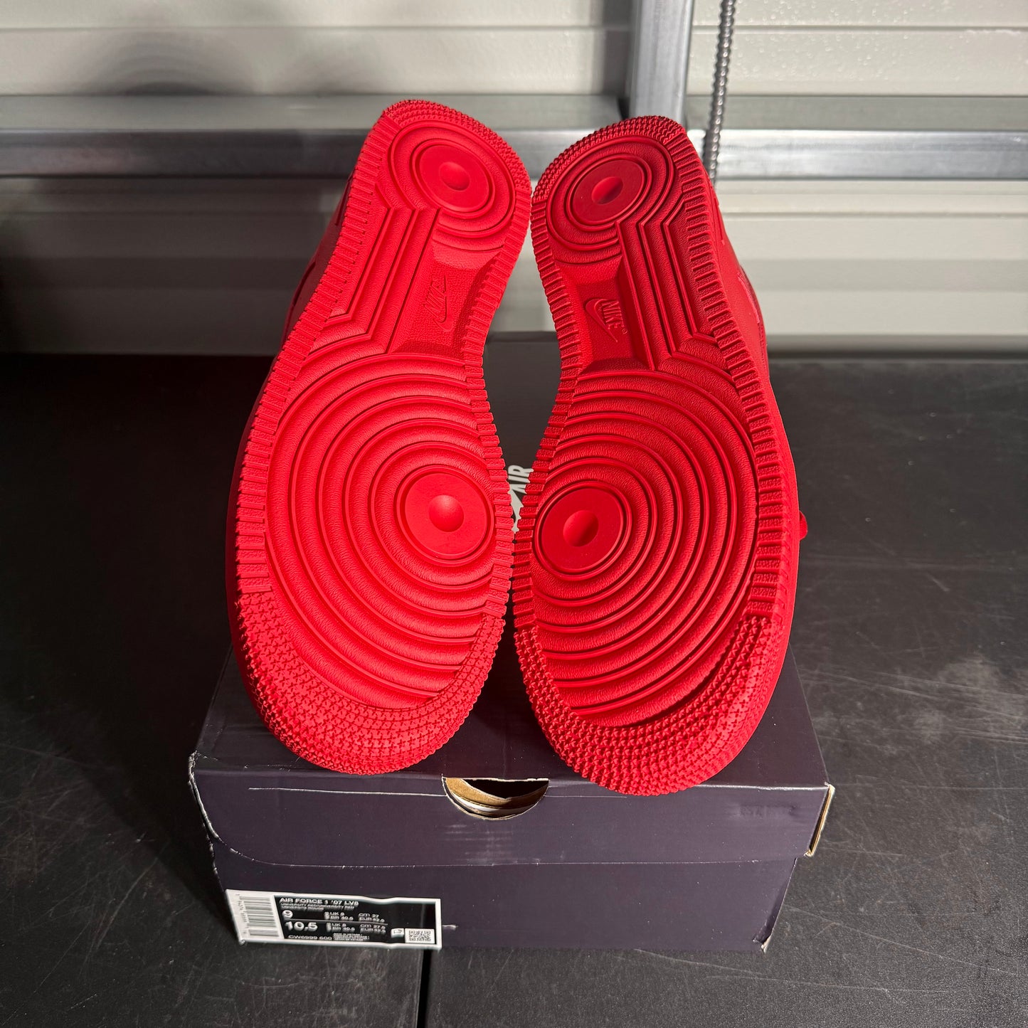 Size 9 - AF1 Triple Red