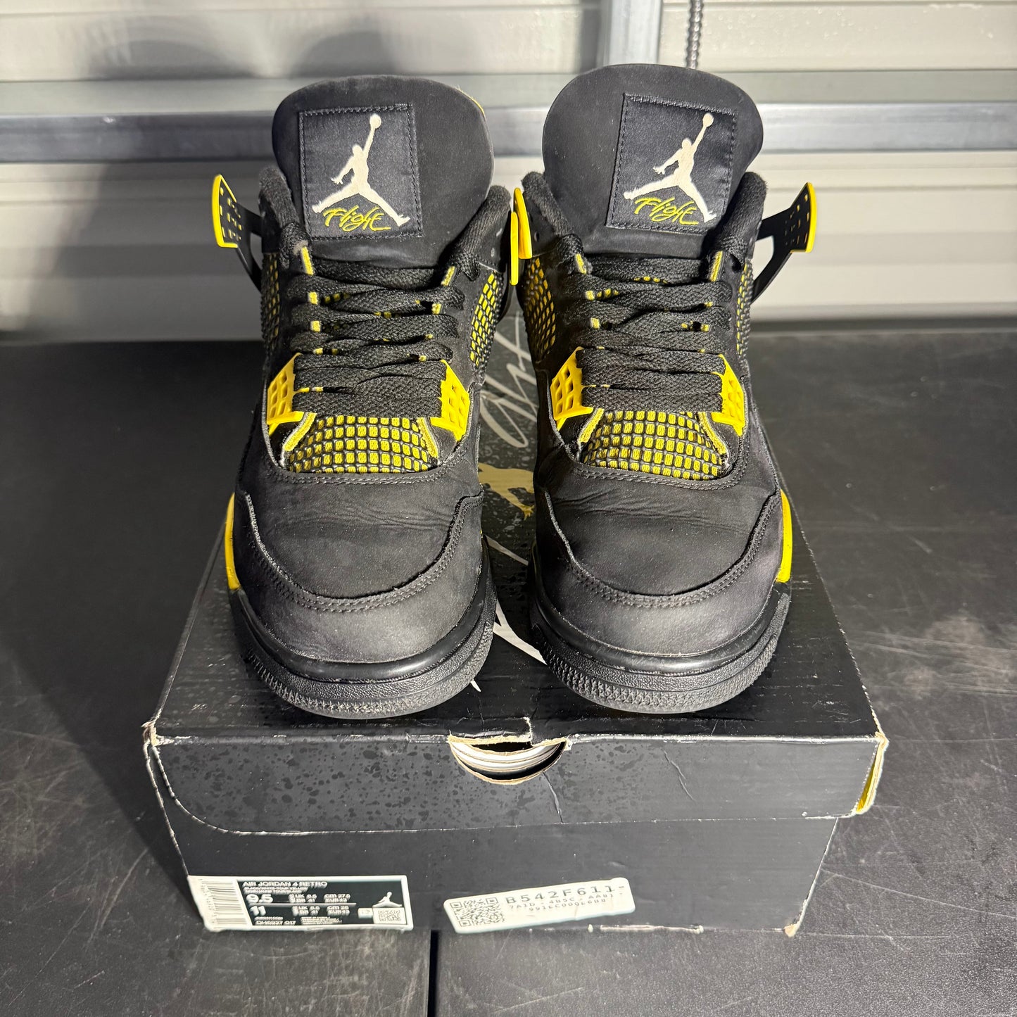 Size 9.5 - AJ 4 Thunder