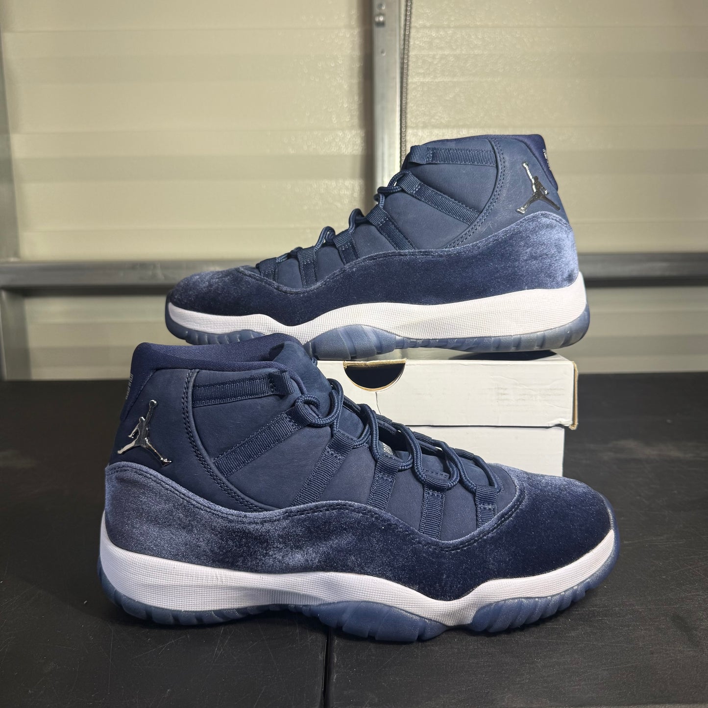 Size 12W - AJ 11 Midnight Navy
