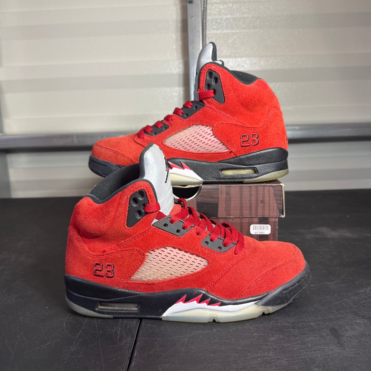 Size 8 - AJ 5 Raging Bull