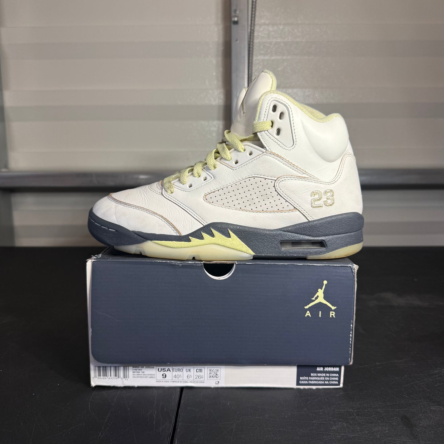 Size 9W - AJ 5 Luminous Green