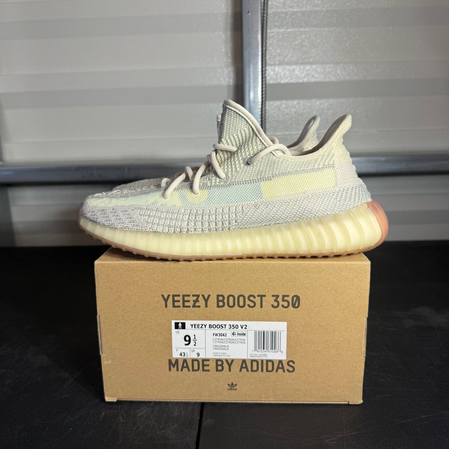 Size 9.5 - Yeezy Citrin