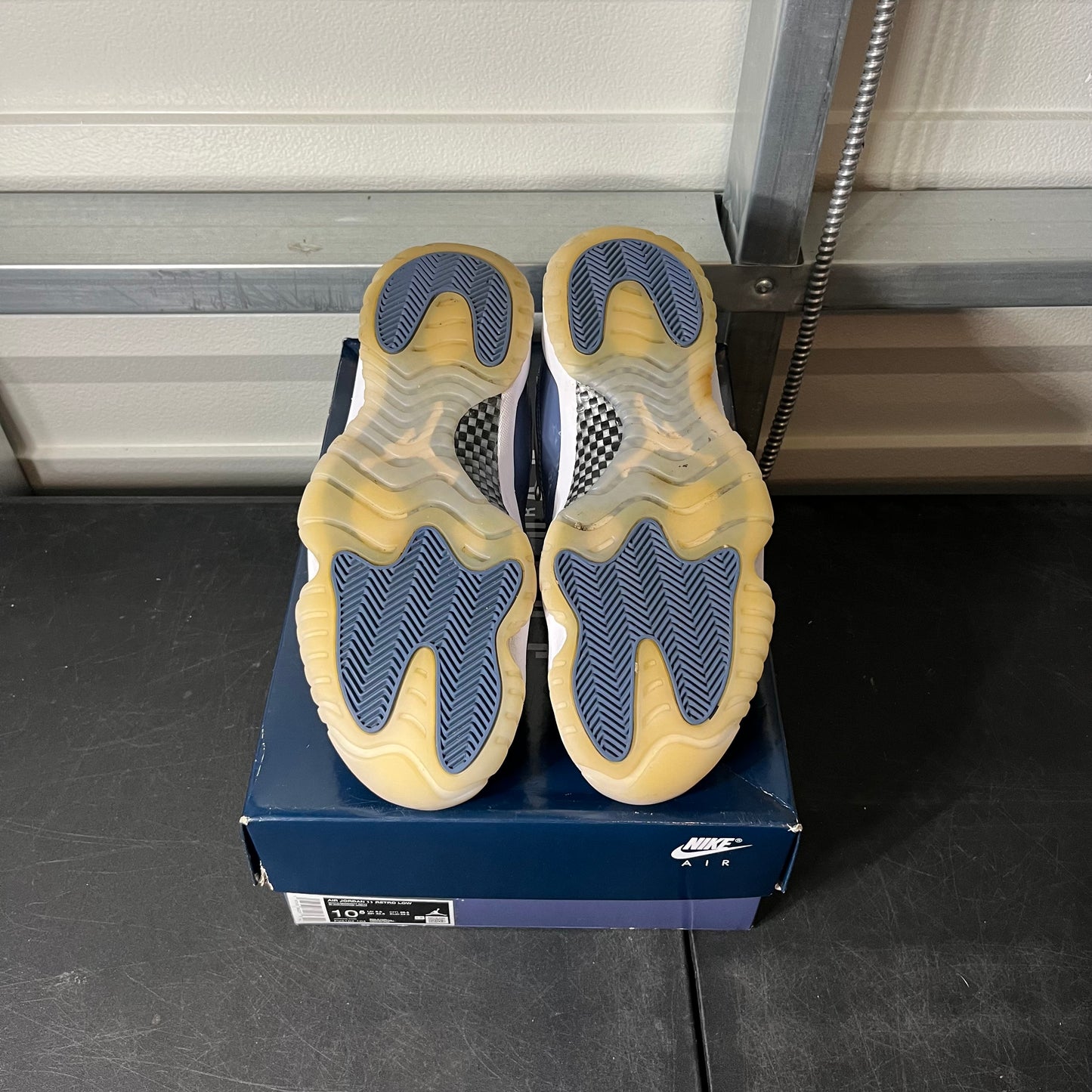 Size 10.5 - AJ 11 Diffused Blue