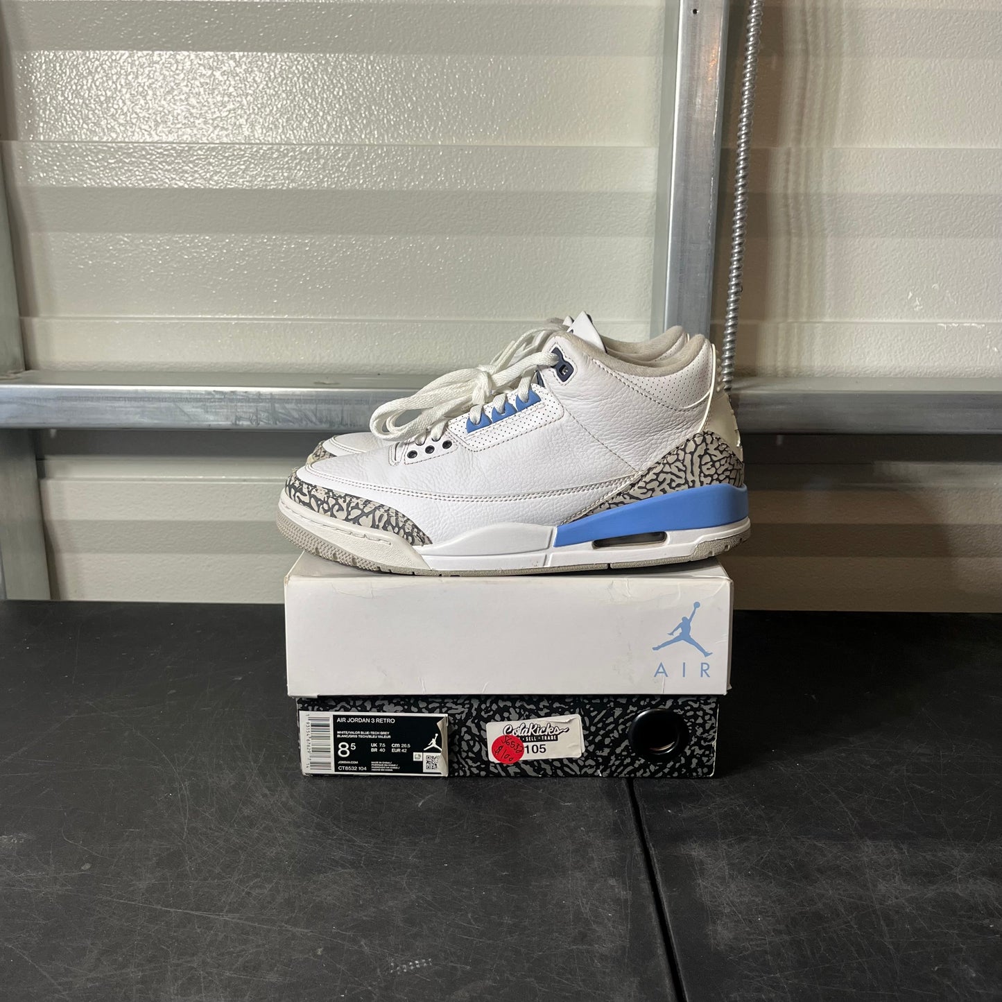 Size 8.5 - AJ 3 UNC