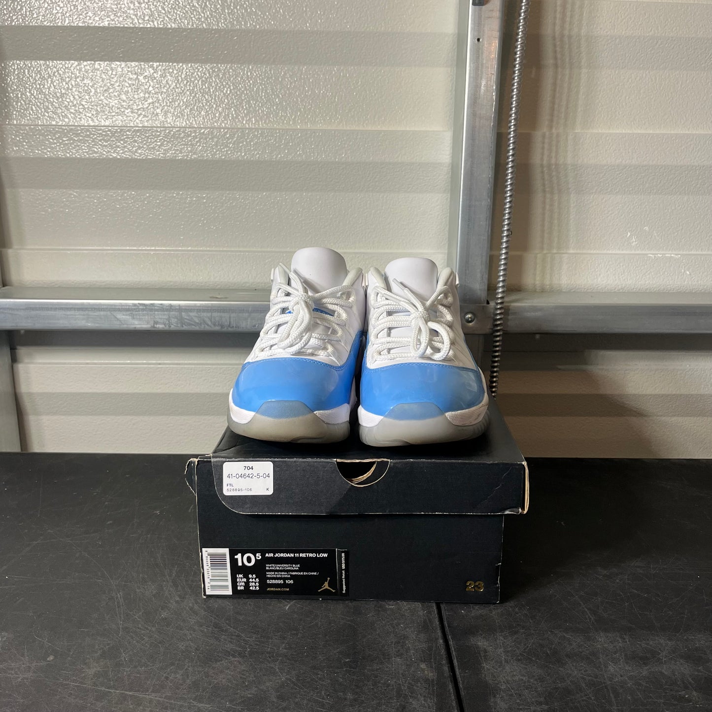 Size 10.5 - AJ 11 Low UNC