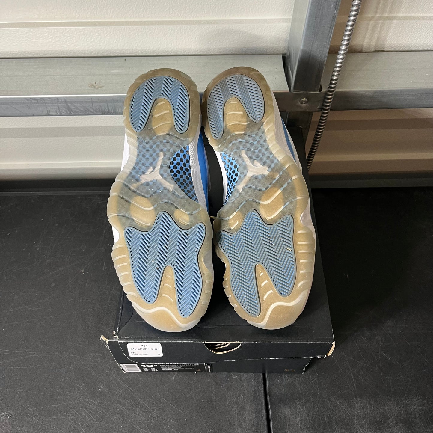 Size 10.5 - AJ 11 Low UNC