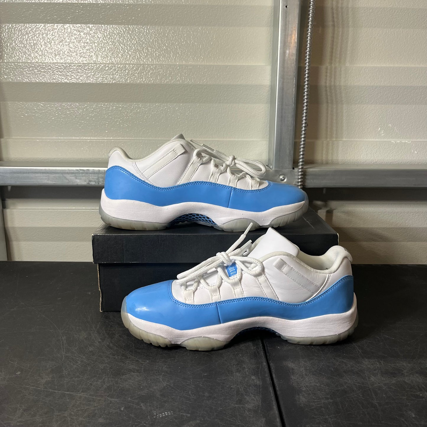 Size 10.5 - AJ 11 Low UNC