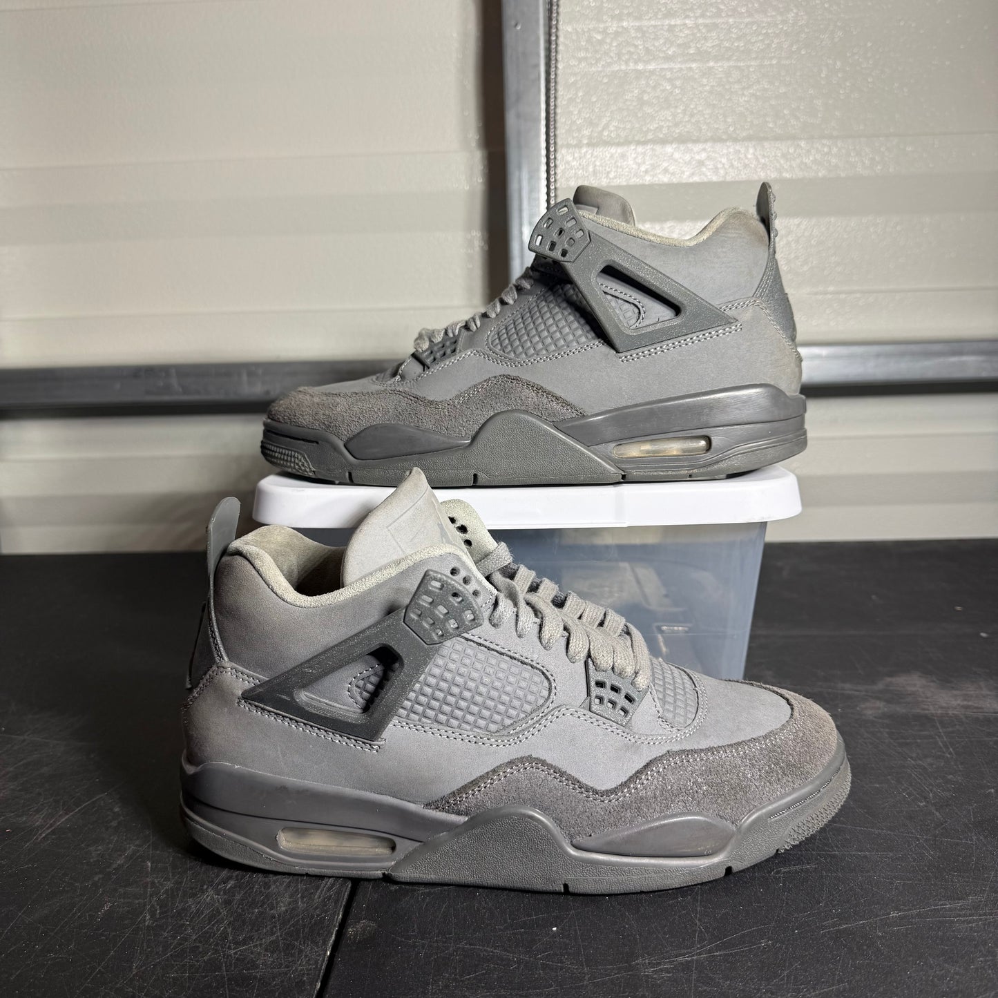 Size 8.5 - AJ 4 Wet Cement