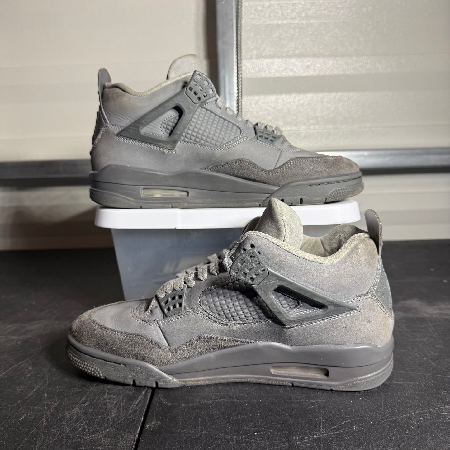 Size 8.5 - AJ 4 Wet Cement