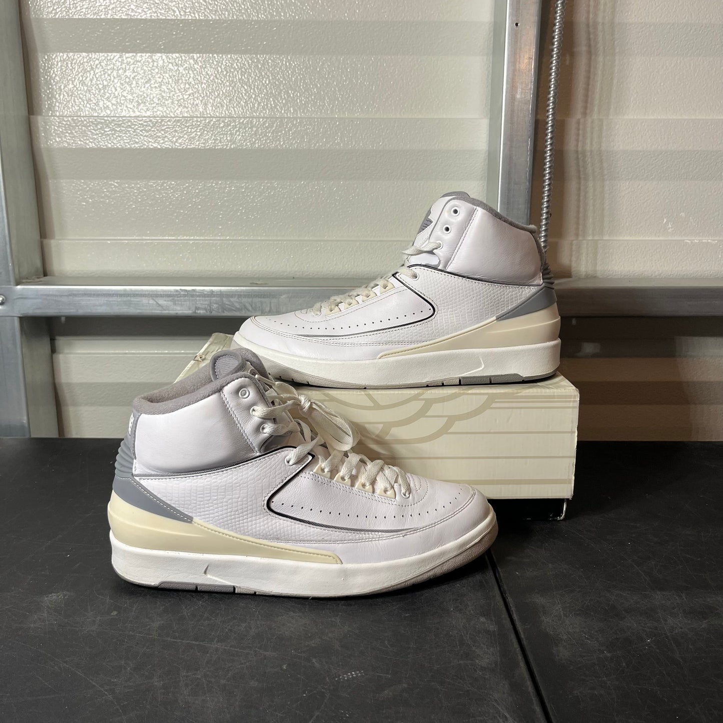Size 11 - AJ 2 Cement Grey