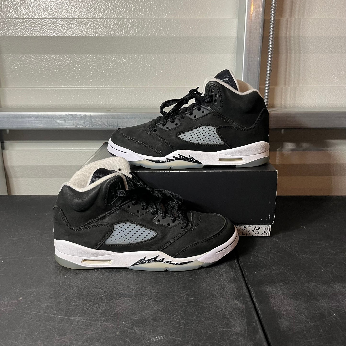 Size 7Y - AJ 5 Moonlight