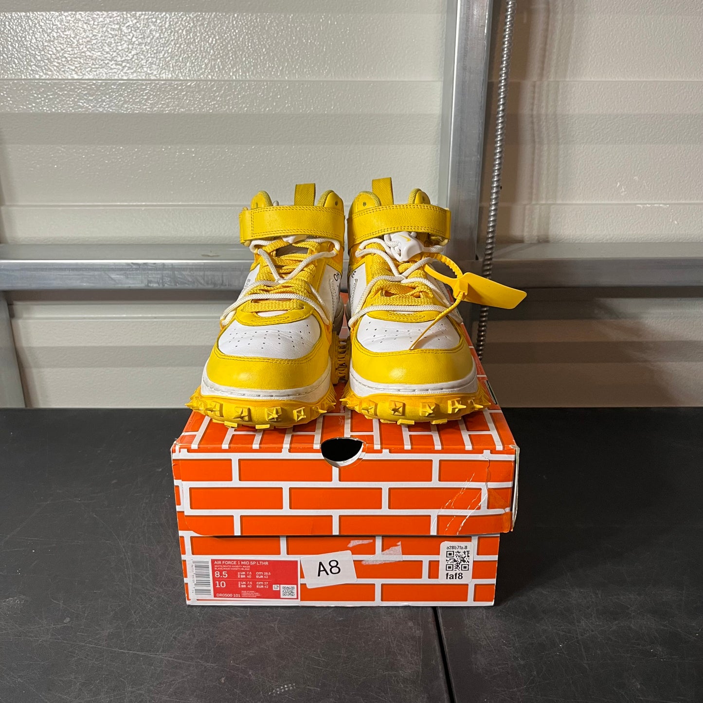 Size 8.5 - Off White AF 1 Yellow
