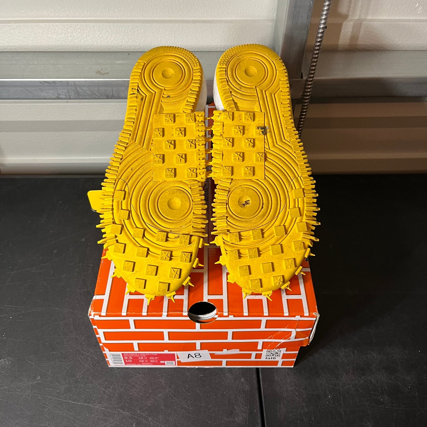 Size 8.5 - Off White AF 1 Yellow