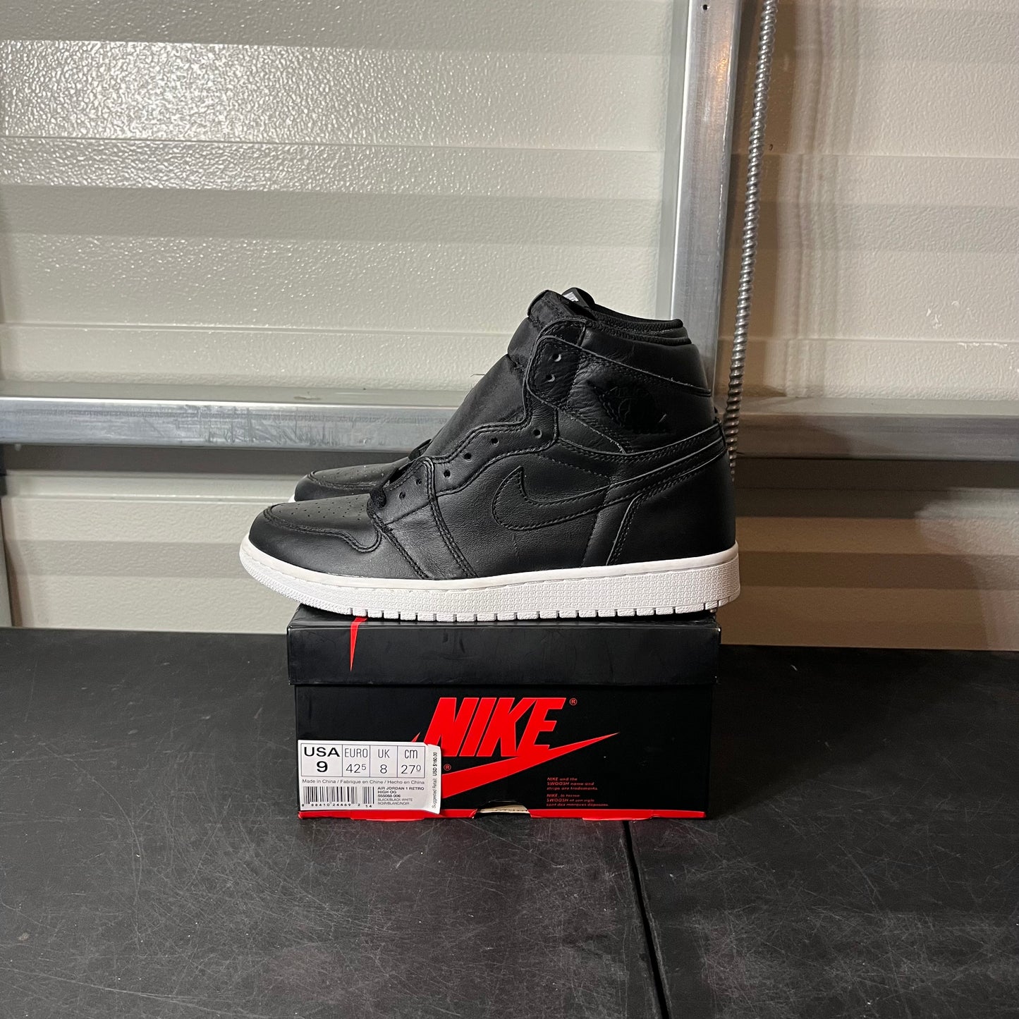 Size 9 - AJ 1 Cyber Monday