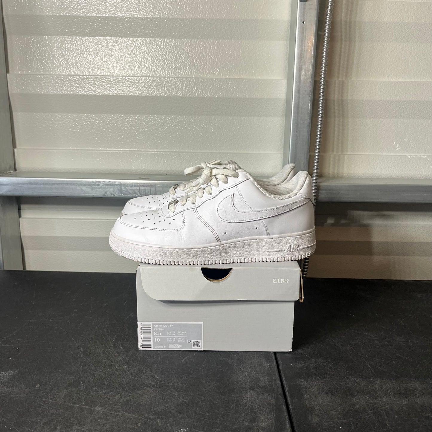 Size 8.5 - AF 1 White