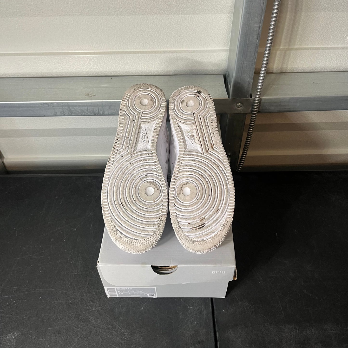 Size 8.5 - AF 1 White
