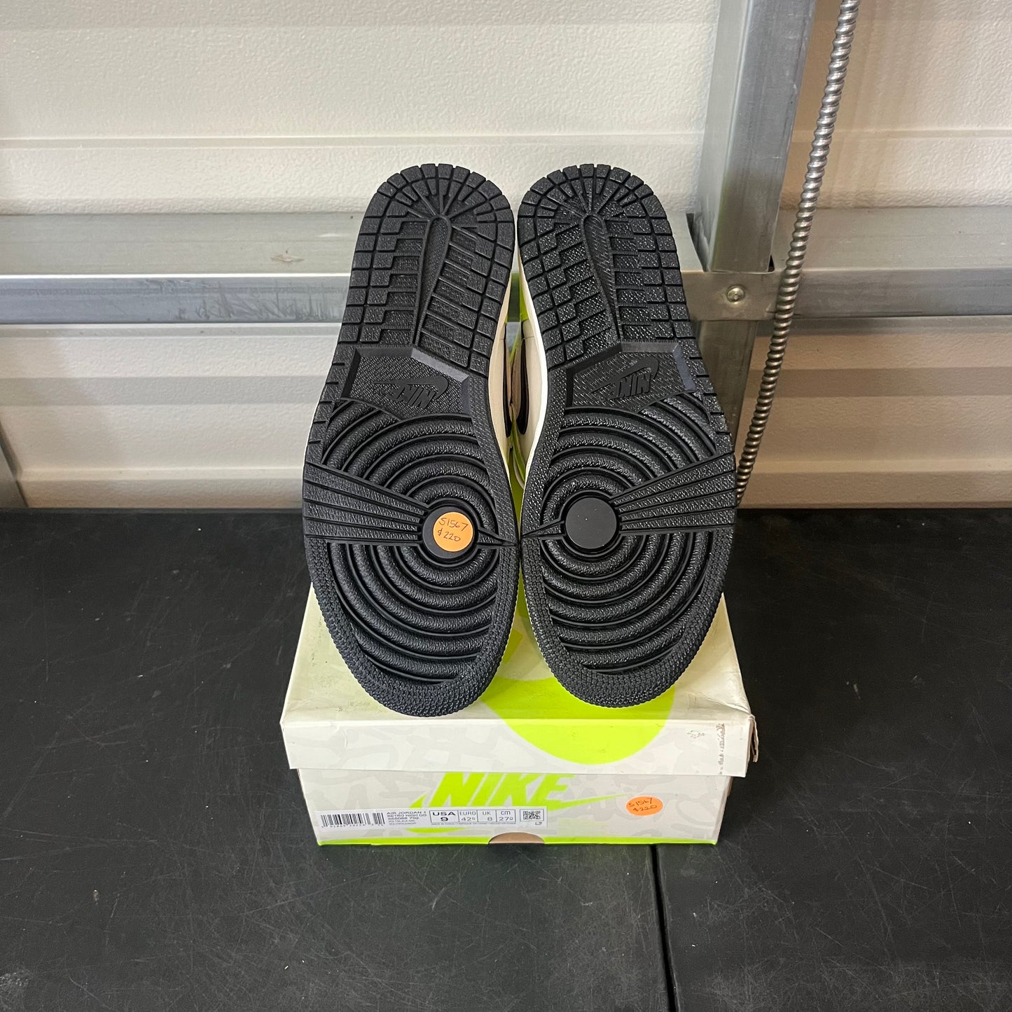 Size 9 - AJ 1 Visionaire