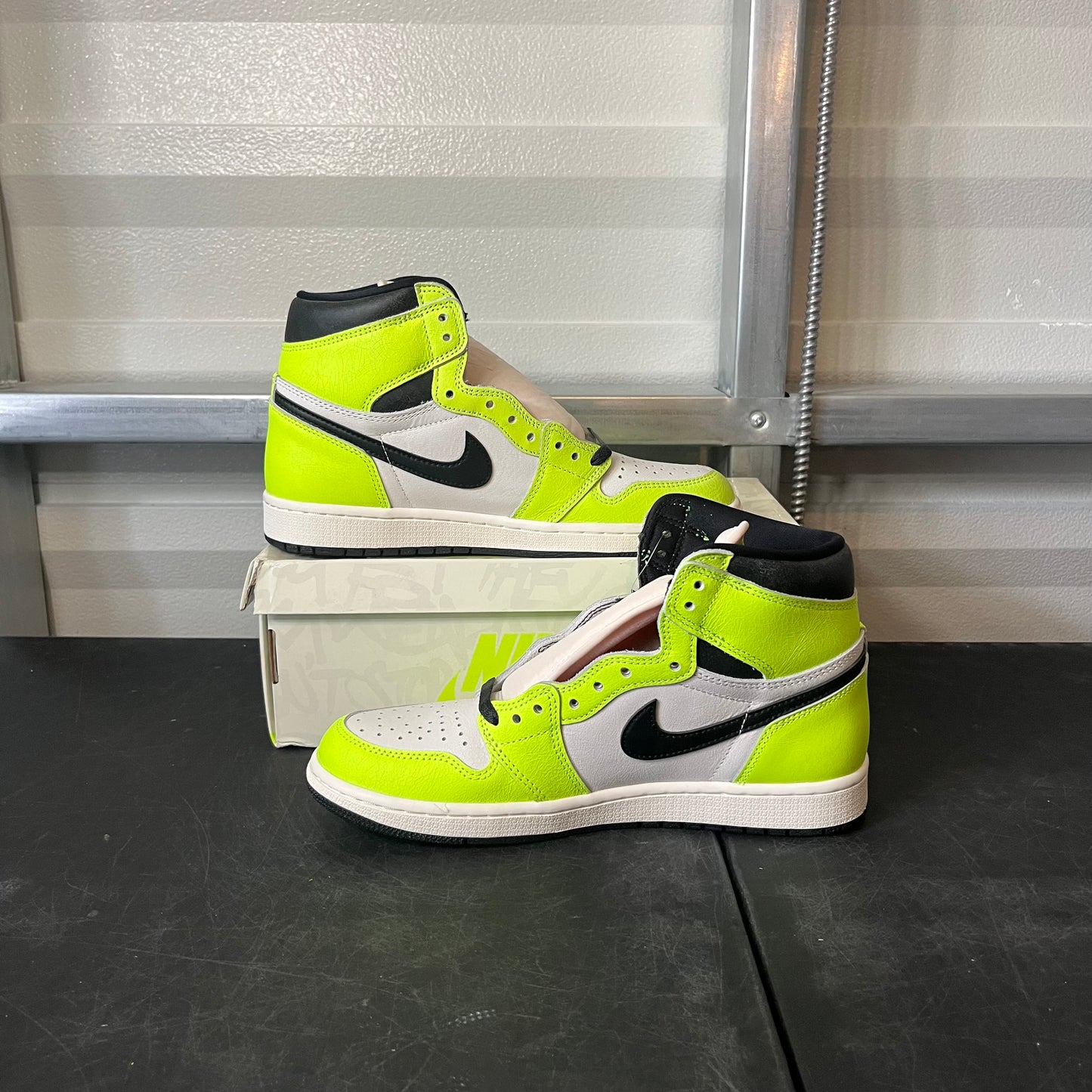 Size 9 - AJ 1 Visionaire