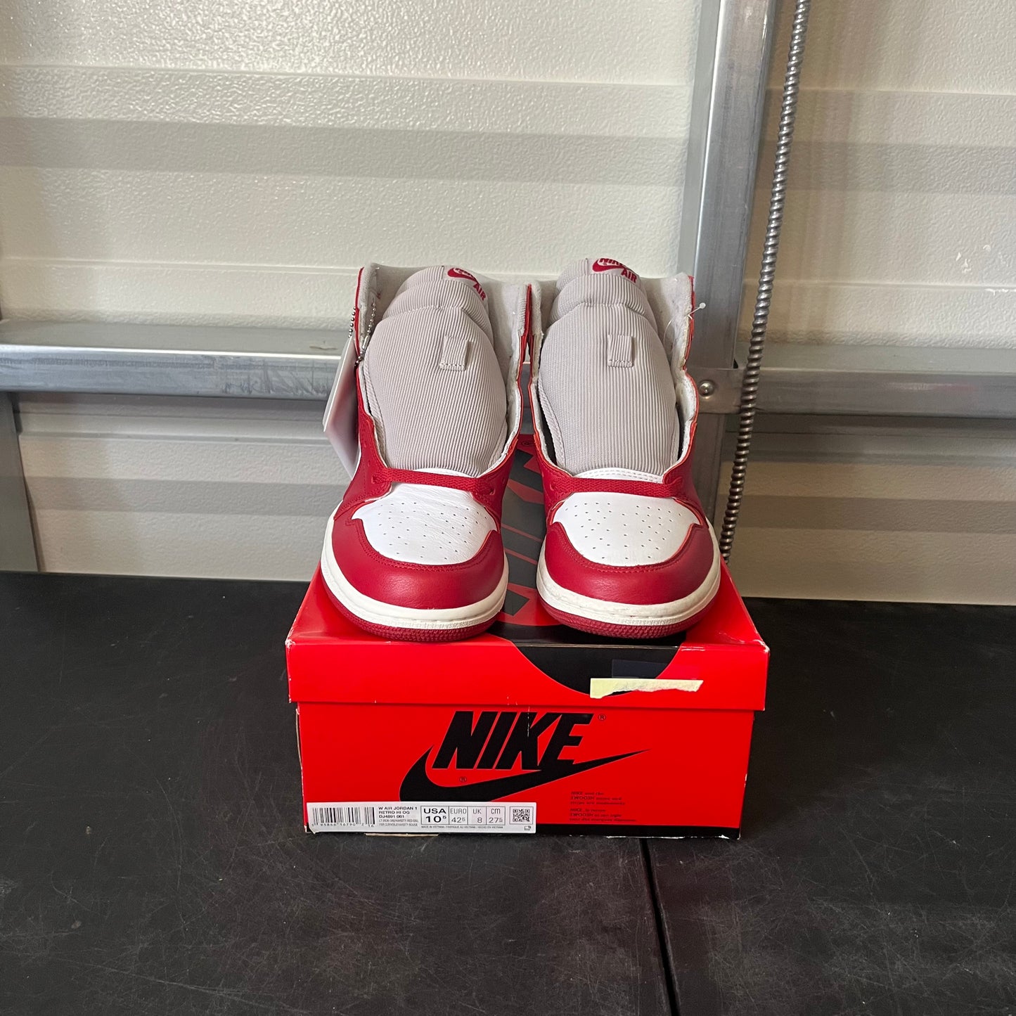 Size 10.5W - AJ 1 Varsity Red