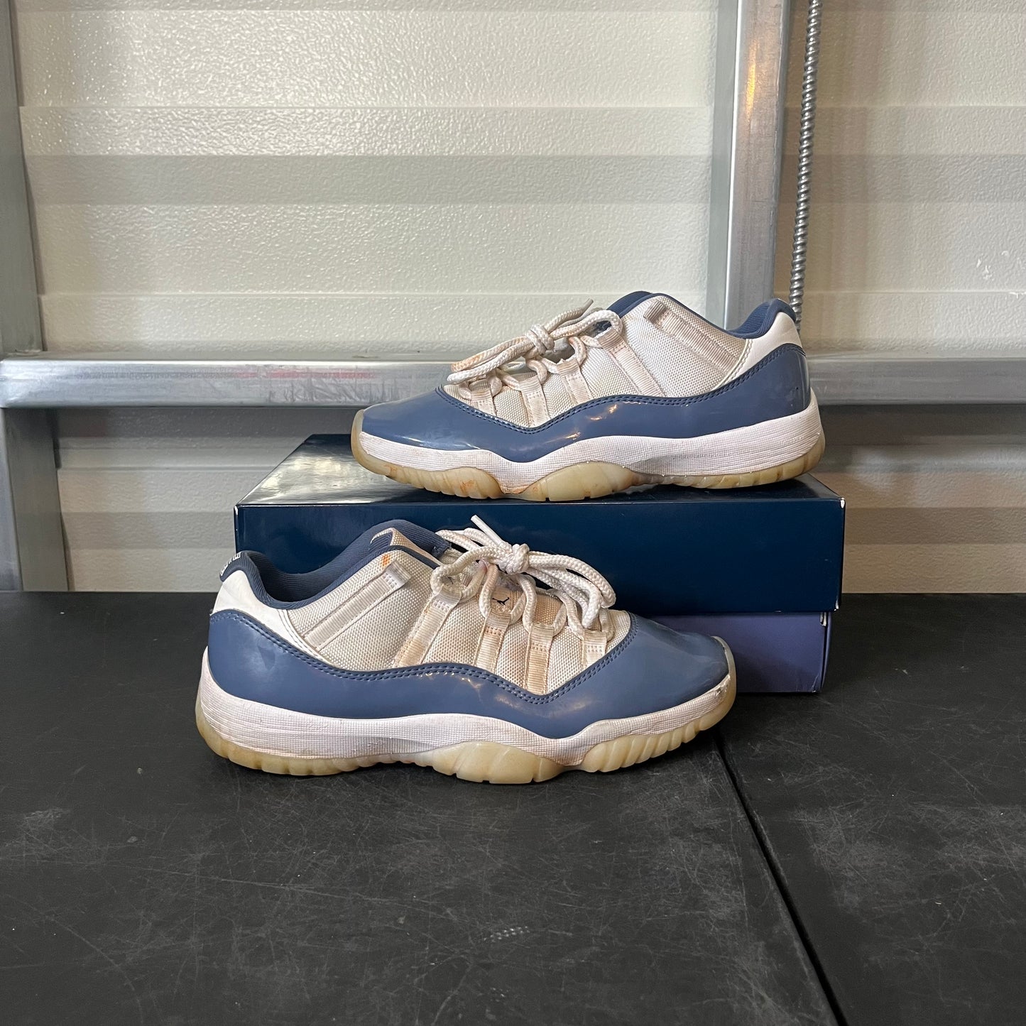 Size 8.5 - AJ 11 Low Diffused Blue