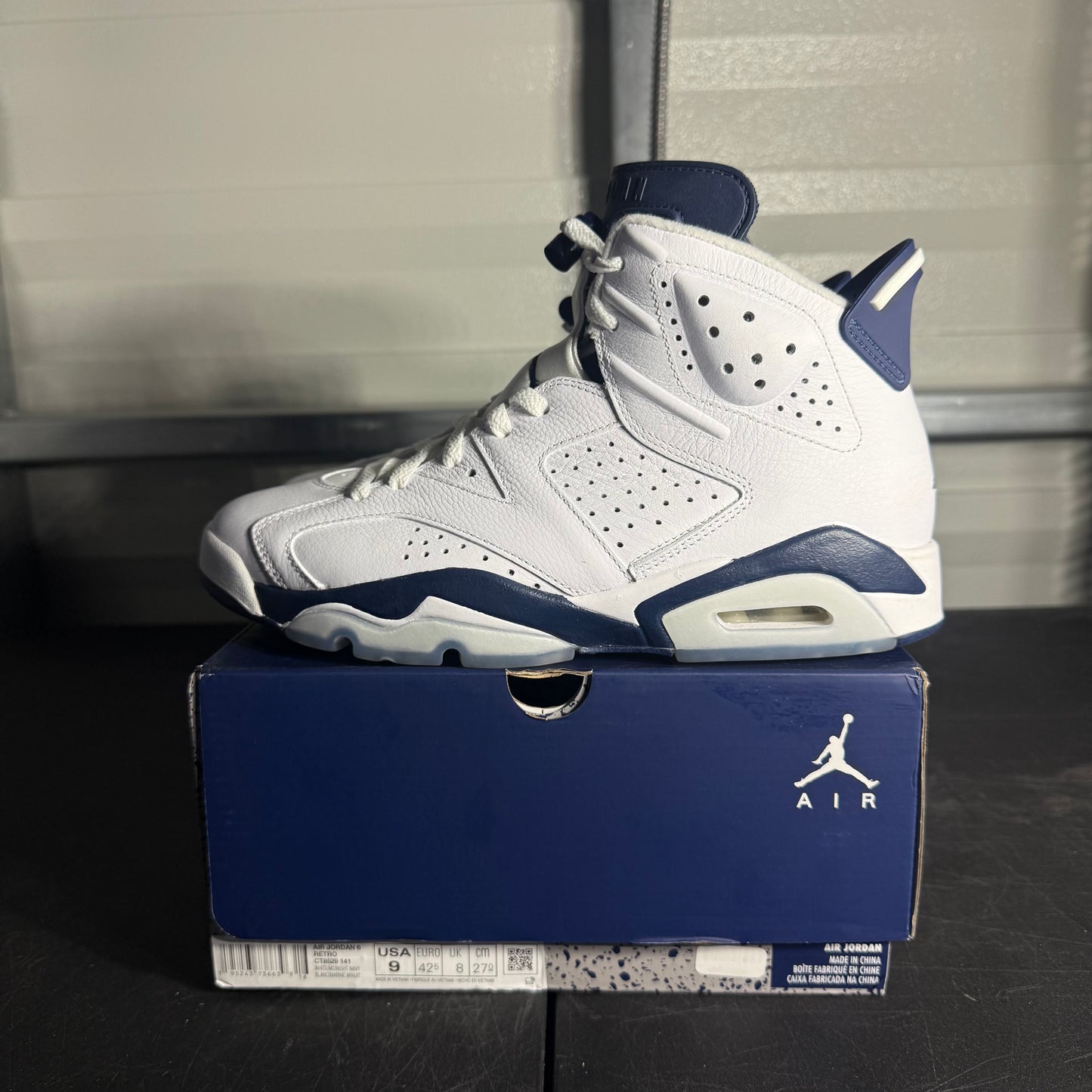 Size 9 - AJ 6 Midnight Navy