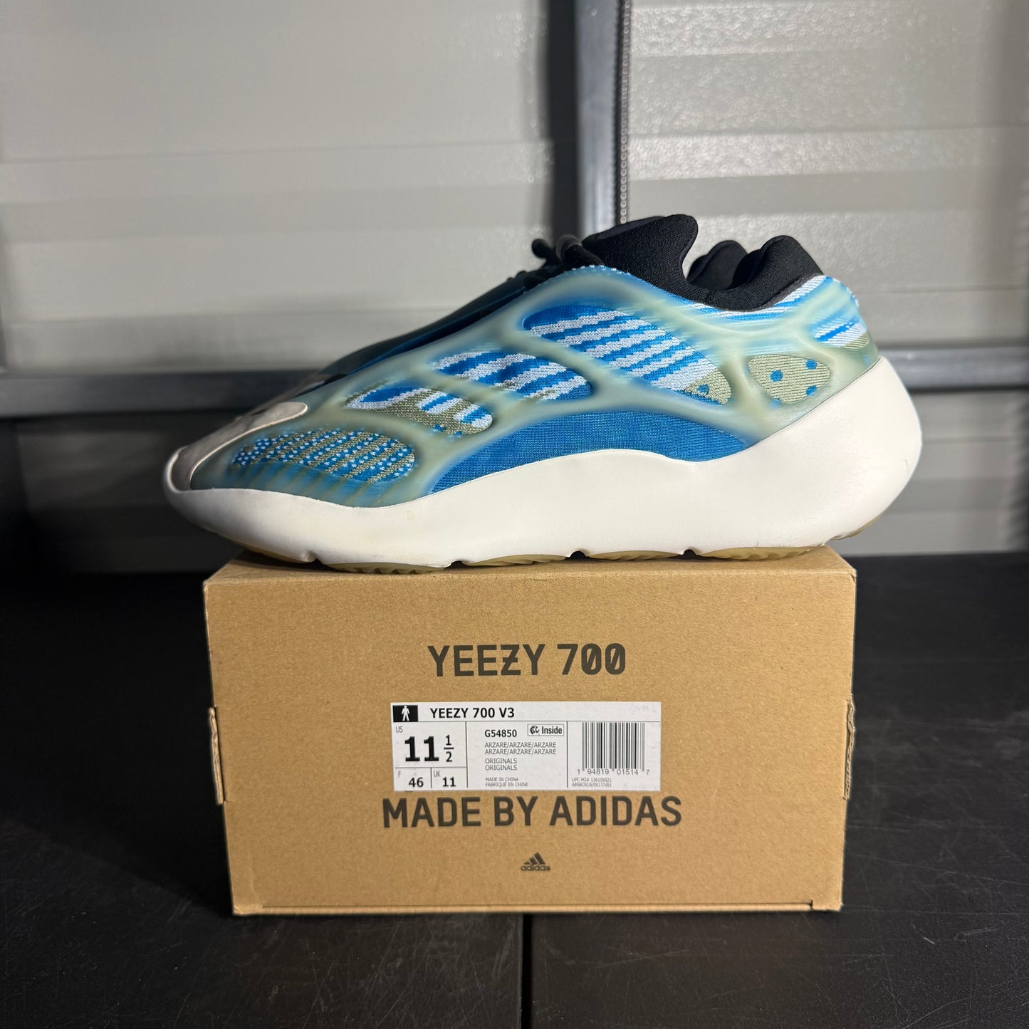 Size 11.5 - Yeezy 700 V3 Arzareth