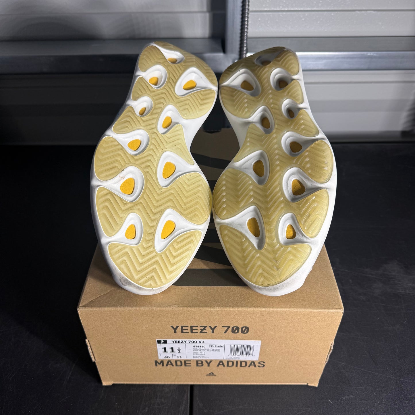 Size 11.5 - Yeezy 700 V3 Arzareth