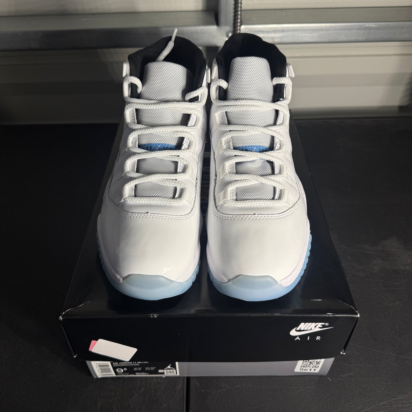 Size 9.5 - AJ 11 Legend