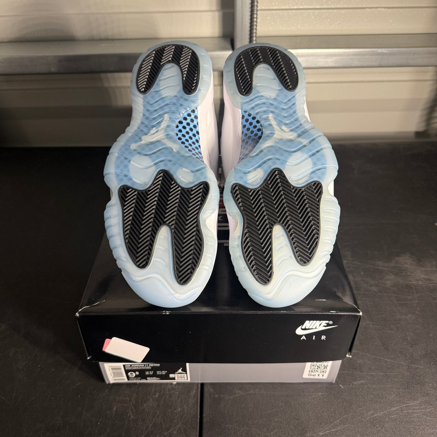 Size 9.5 - AJ 11 Legend