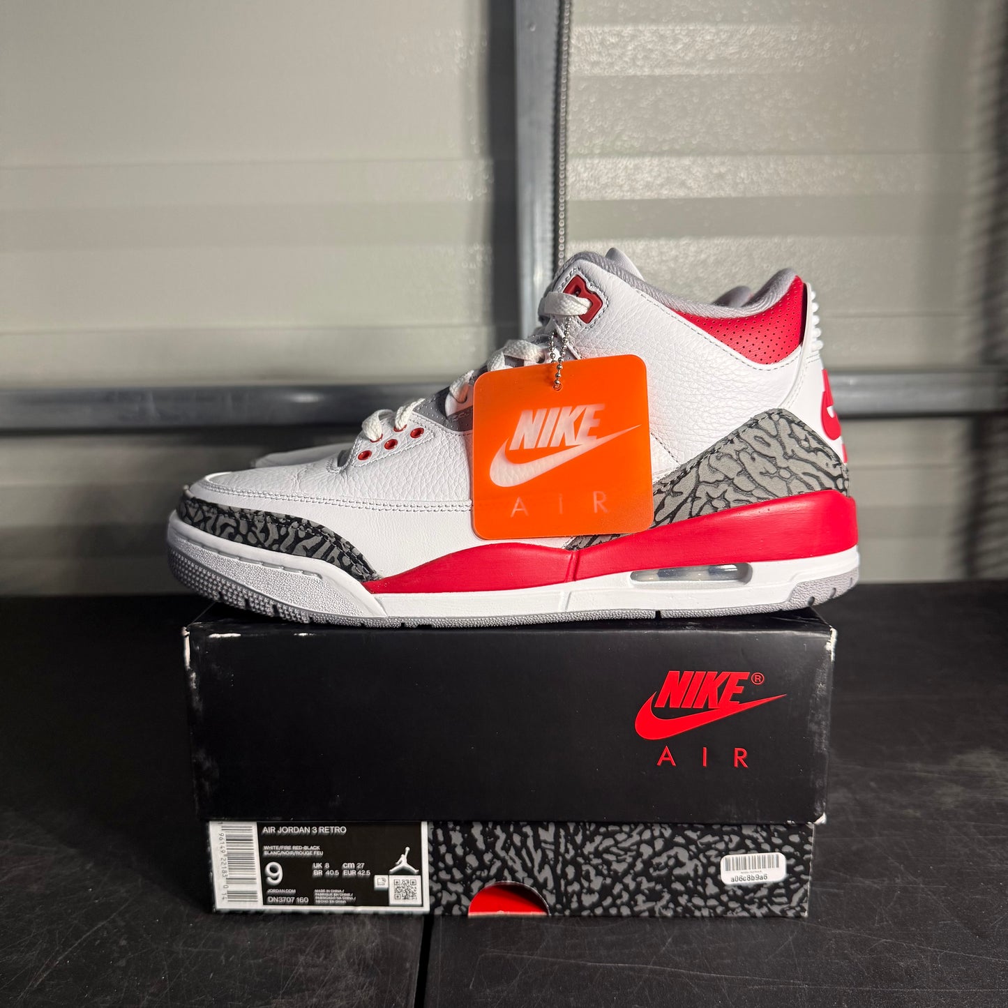 Size 9 - AJ 3 Fire Red