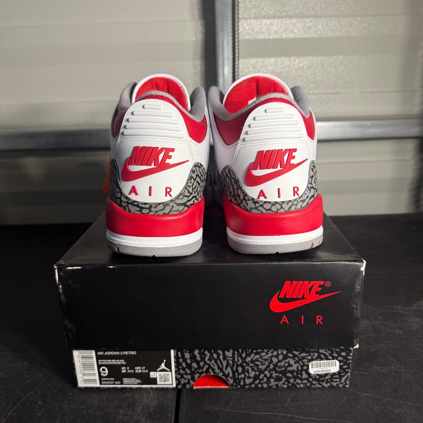 Size 9 - AJ 3 Fire Red