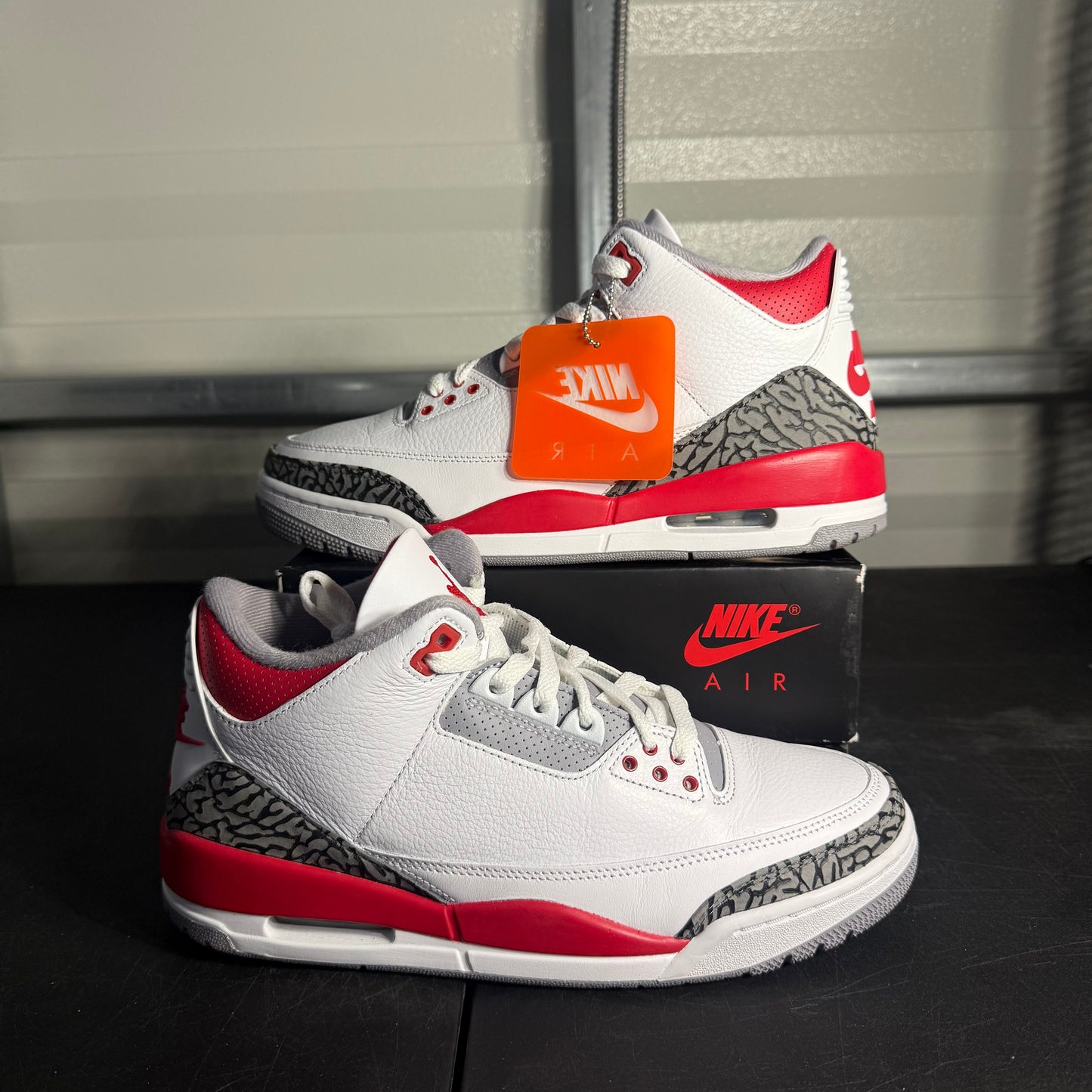 Size 9 - AJ 3 Fire Red