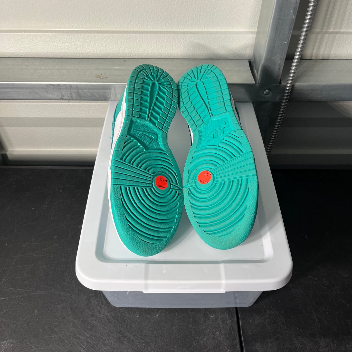 Size 8 - Dunk Green Glow