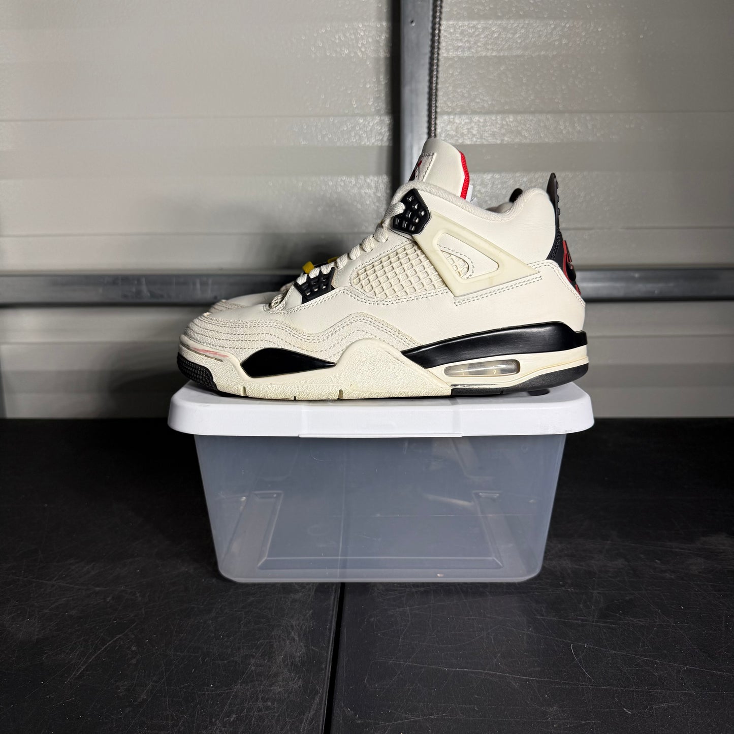 Size 7.5 - AJ 4 Flight Club