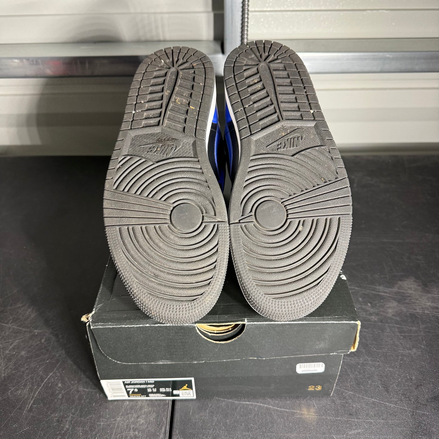 Size 7.5 - AJ 1 Mid Navy Blue