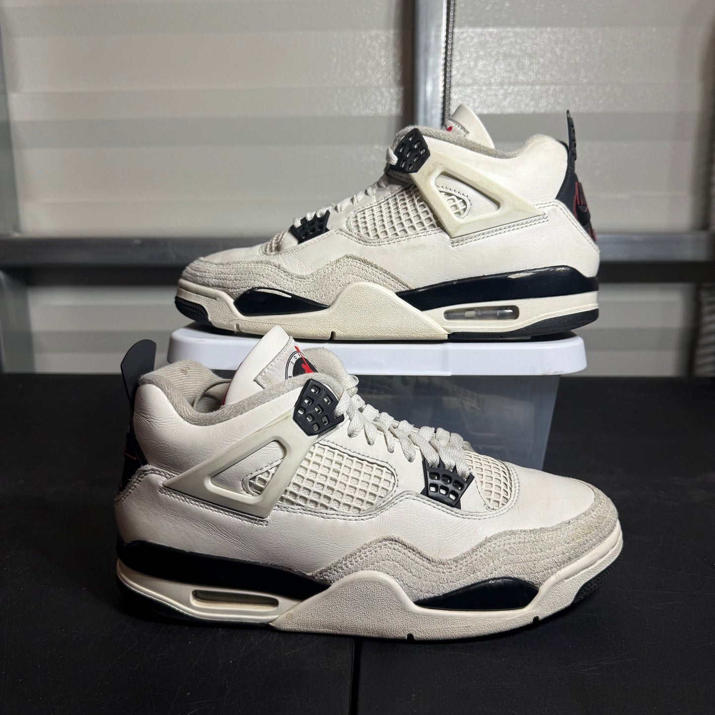 Size 9.5 - AJ 4 Flight Club