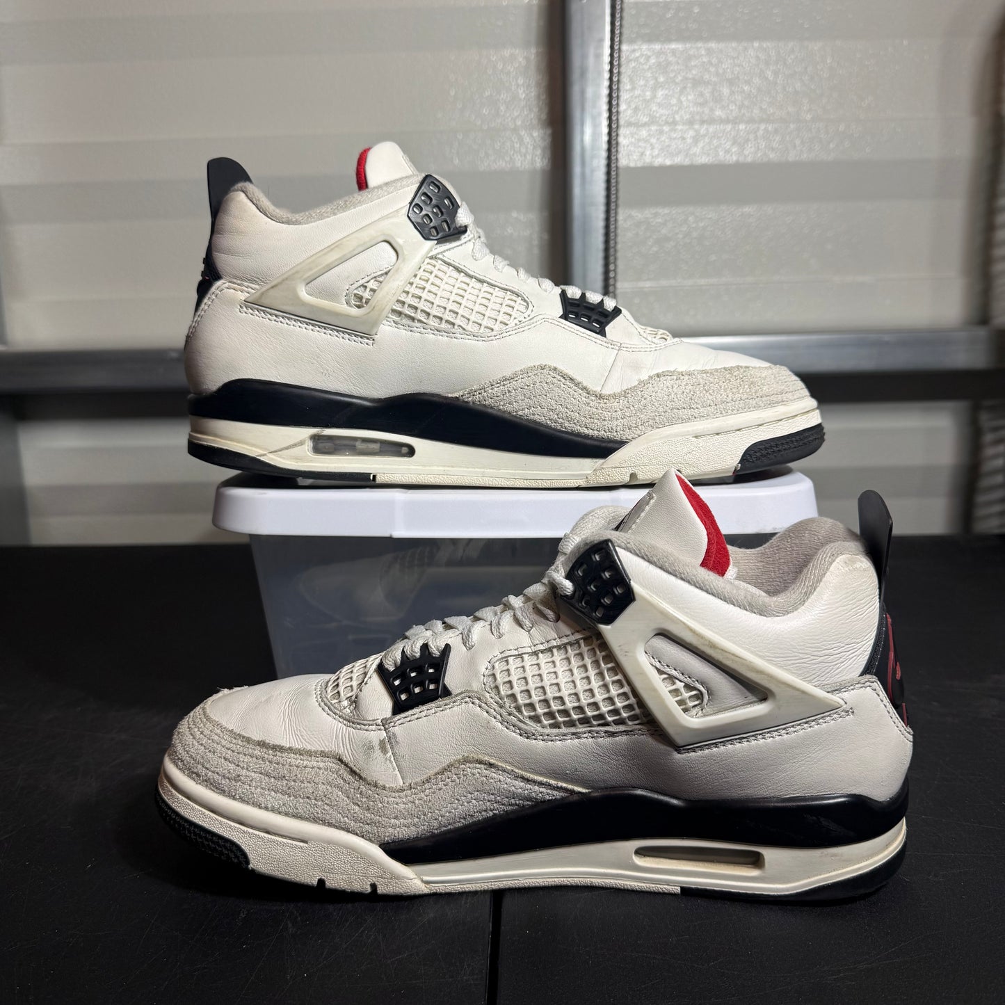 Size 9.5 - AJ 4 Flight Club