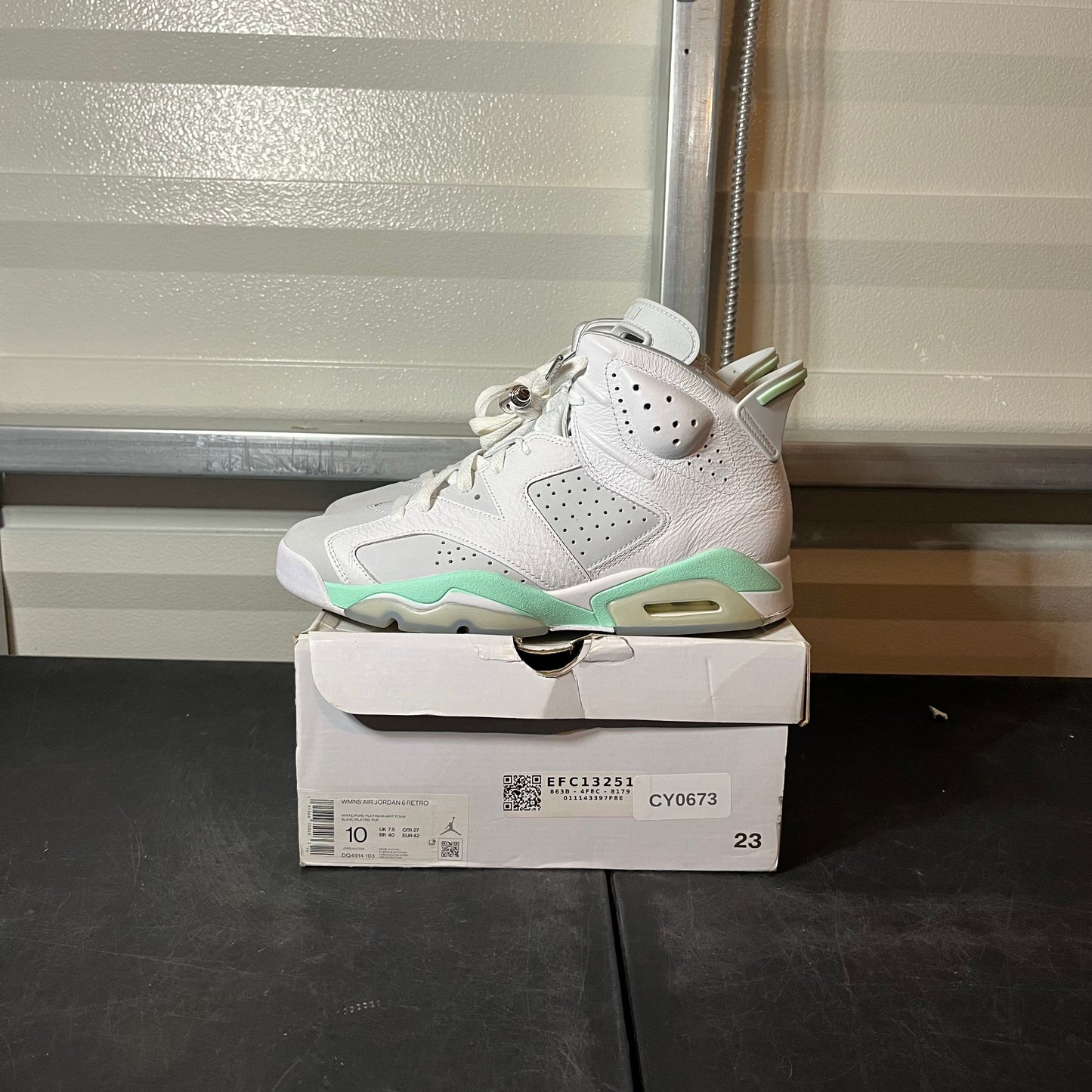 Size 8.5M - AJ 6 Mint Foam