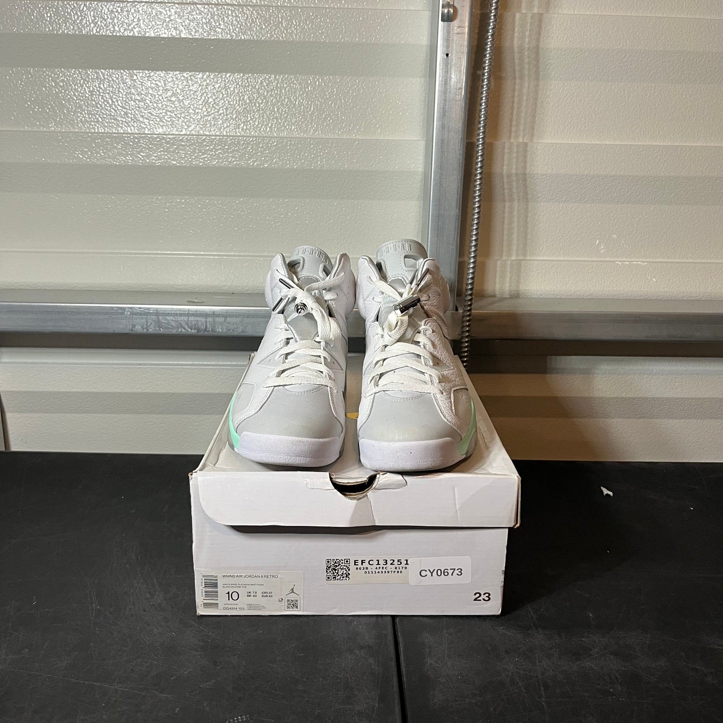 Size 8.5M - AJ 6 Mint Foam