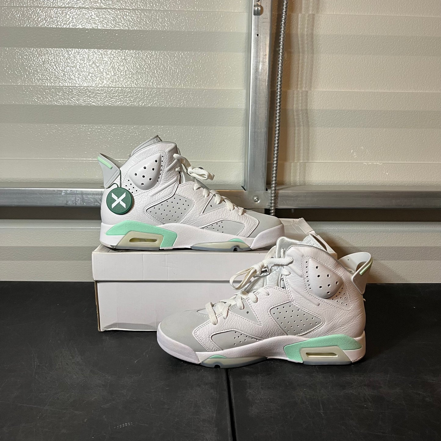Size 8.5M - AJ 6 Mint Foam