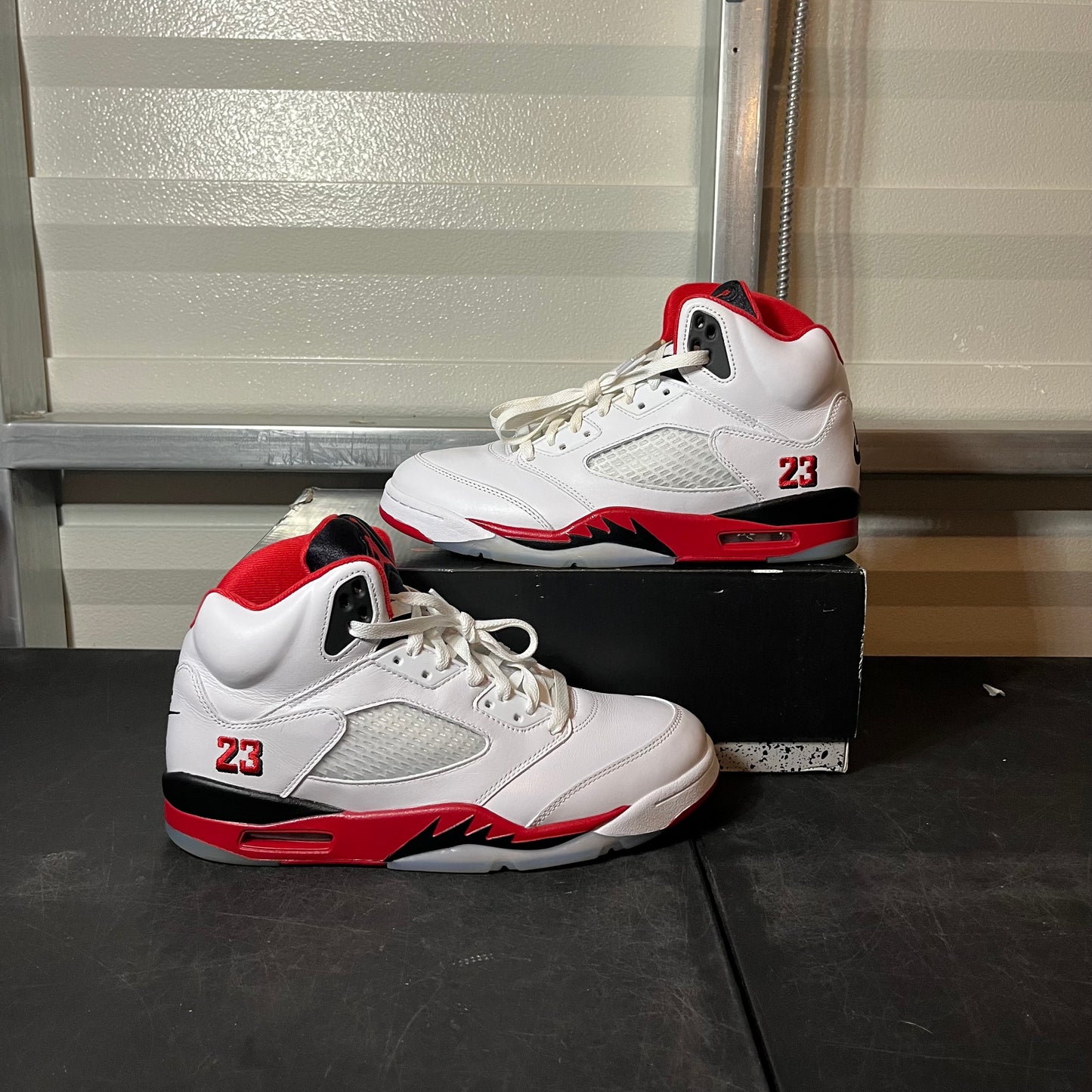 Size 10.5 - AJ 5 Fire Red Black Tongue