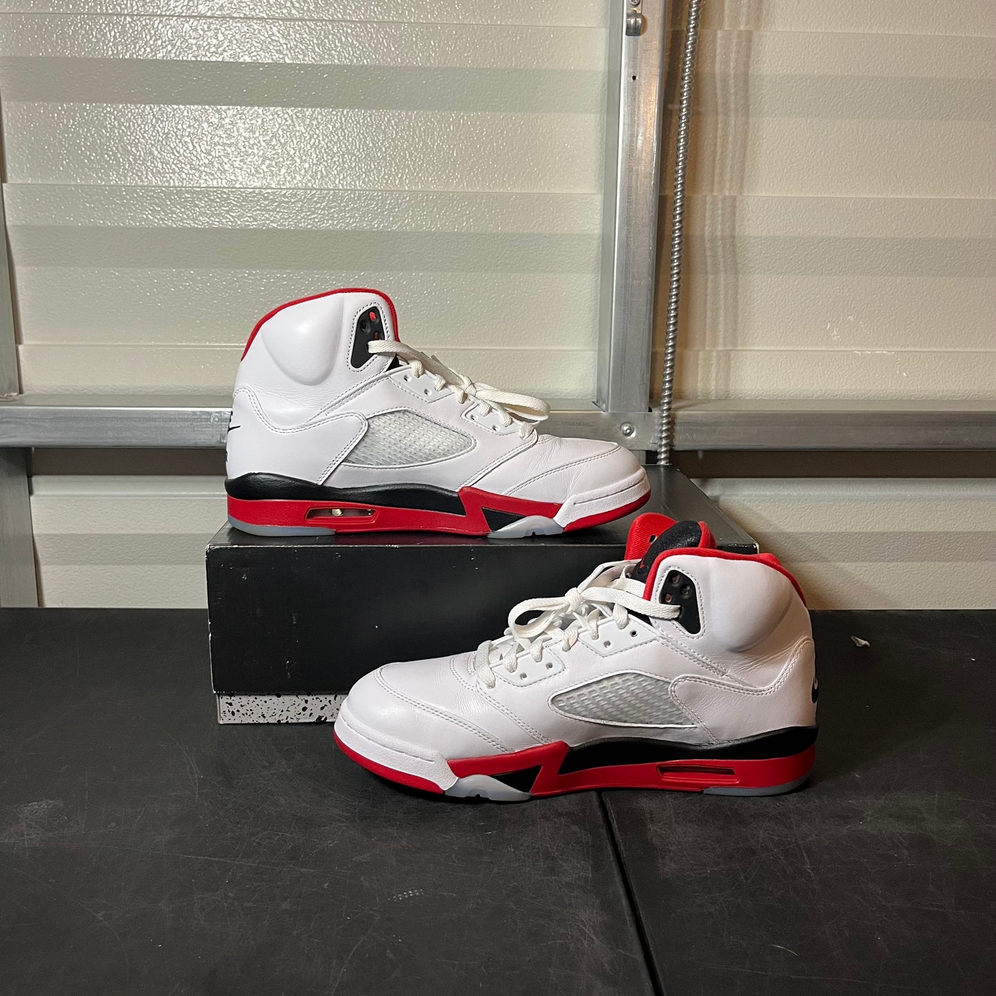 Size 10.5 - AJ 5 Fire Red Black Tongue